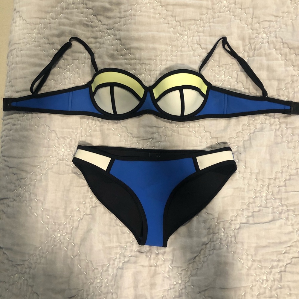 Triangl Bathing Suit Size Small Blue / Yellow